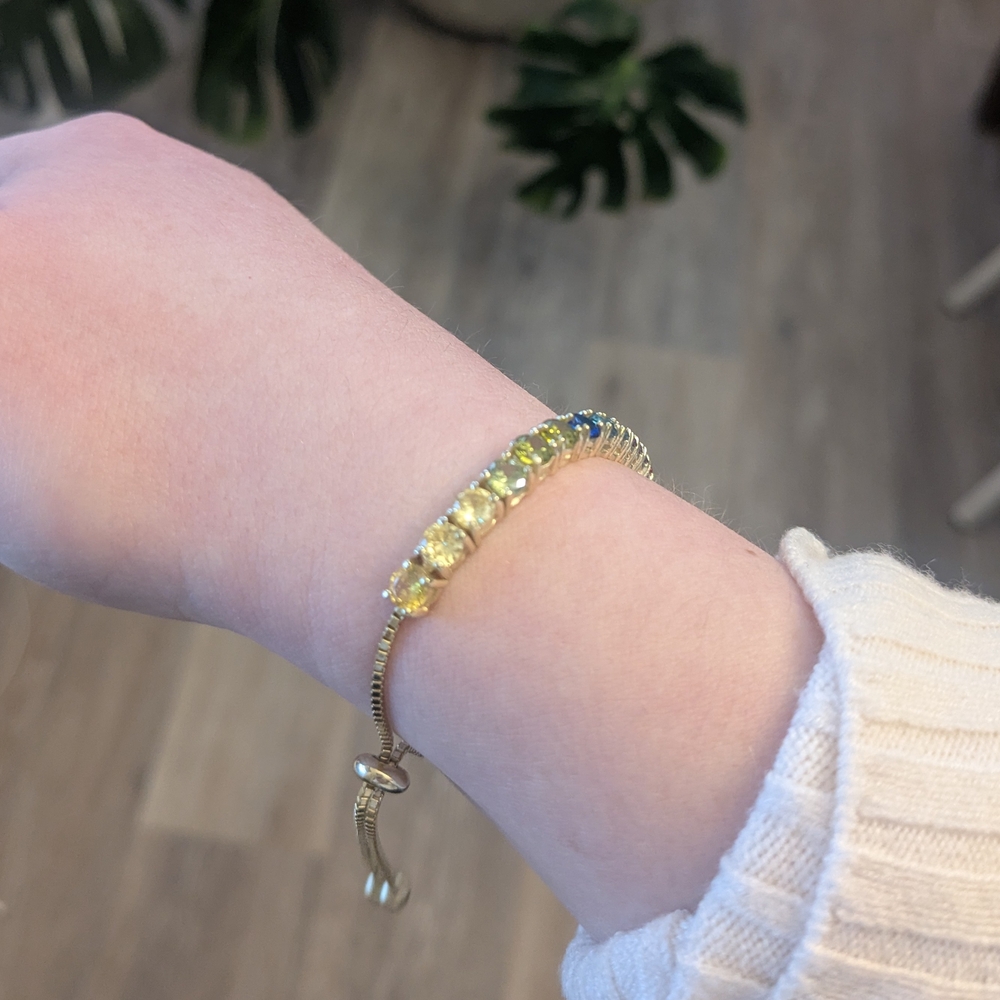 Multicolor Gradient Bracelet - Picture 6 of 6